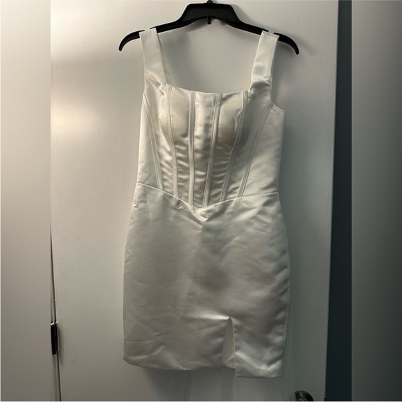 White Satin Bridal Mini Dress w/Removable Train – Vegas, Destination, Modern S/M - Picture 8 of 15